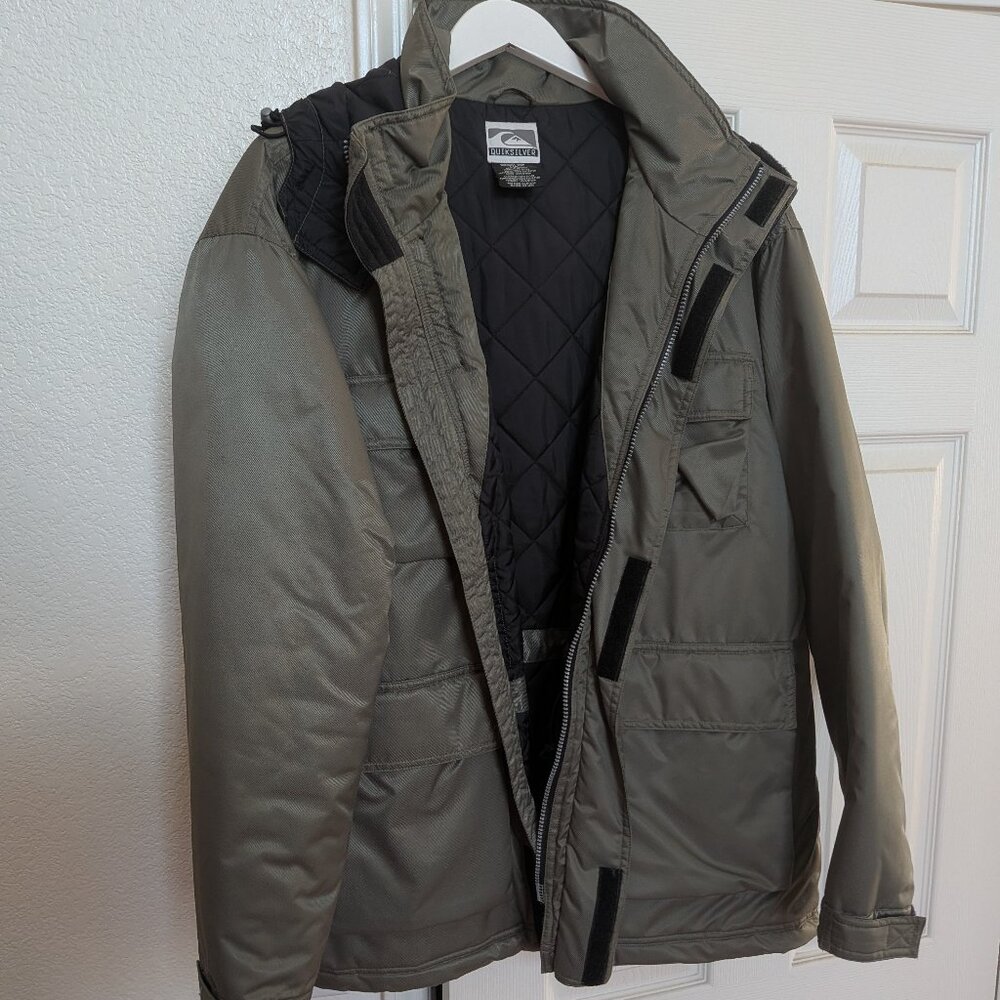 EUC vintage Quiksilver snowboard / ski jacket w/ detachable hoodie men's size L